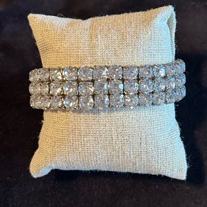 Elegant Silver Crystal Stretch  Bracelet